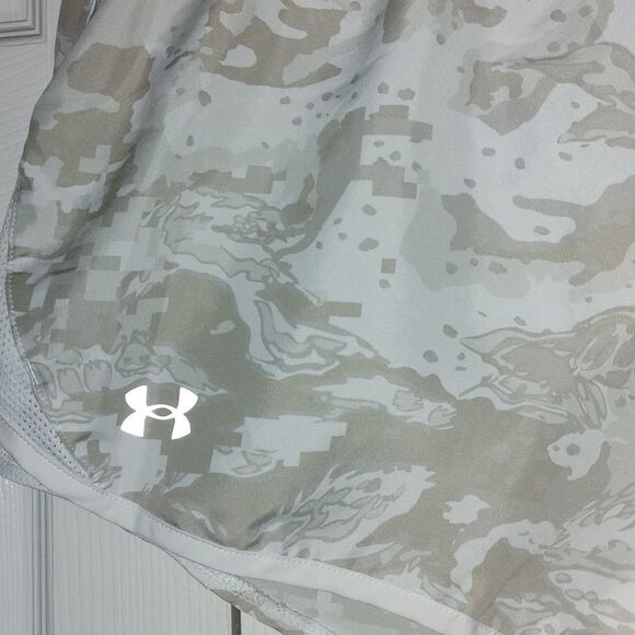 Under Armour light  gray camo loose  running shorts   Sz XL - Picture 3 of 9
